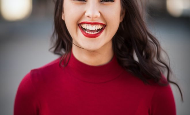 Dental Health: Should You Have Composite or Porcelain Veneers?
