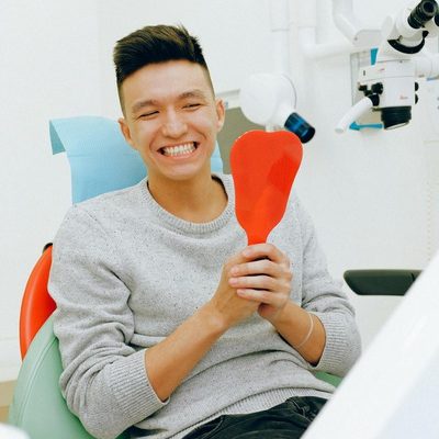 When Should Adults Seek Orthodontic Treatment for Crooked Teeth?